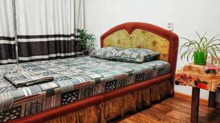 Хостелы Alla House Hostel Киев Двухместный номер с 1 кроватью и общим туалетом-4